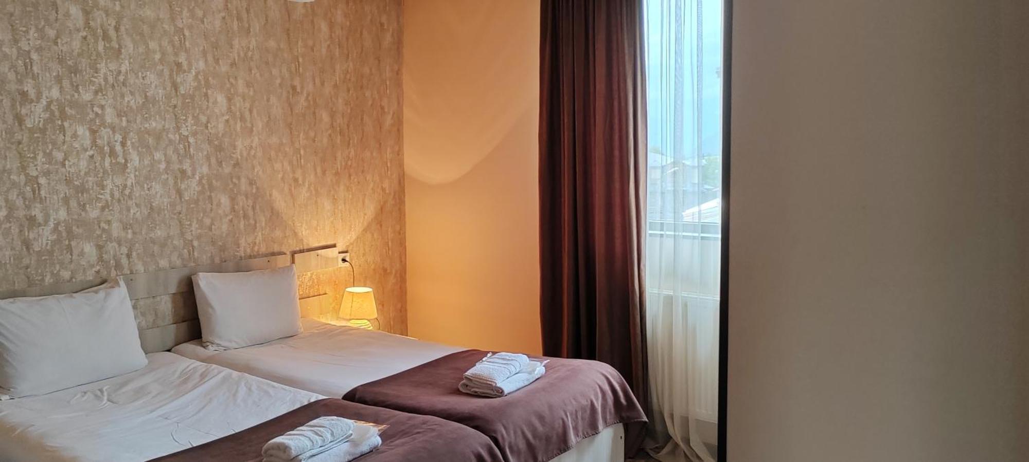 Hotel Svanseti Местия Экстерьер фото
