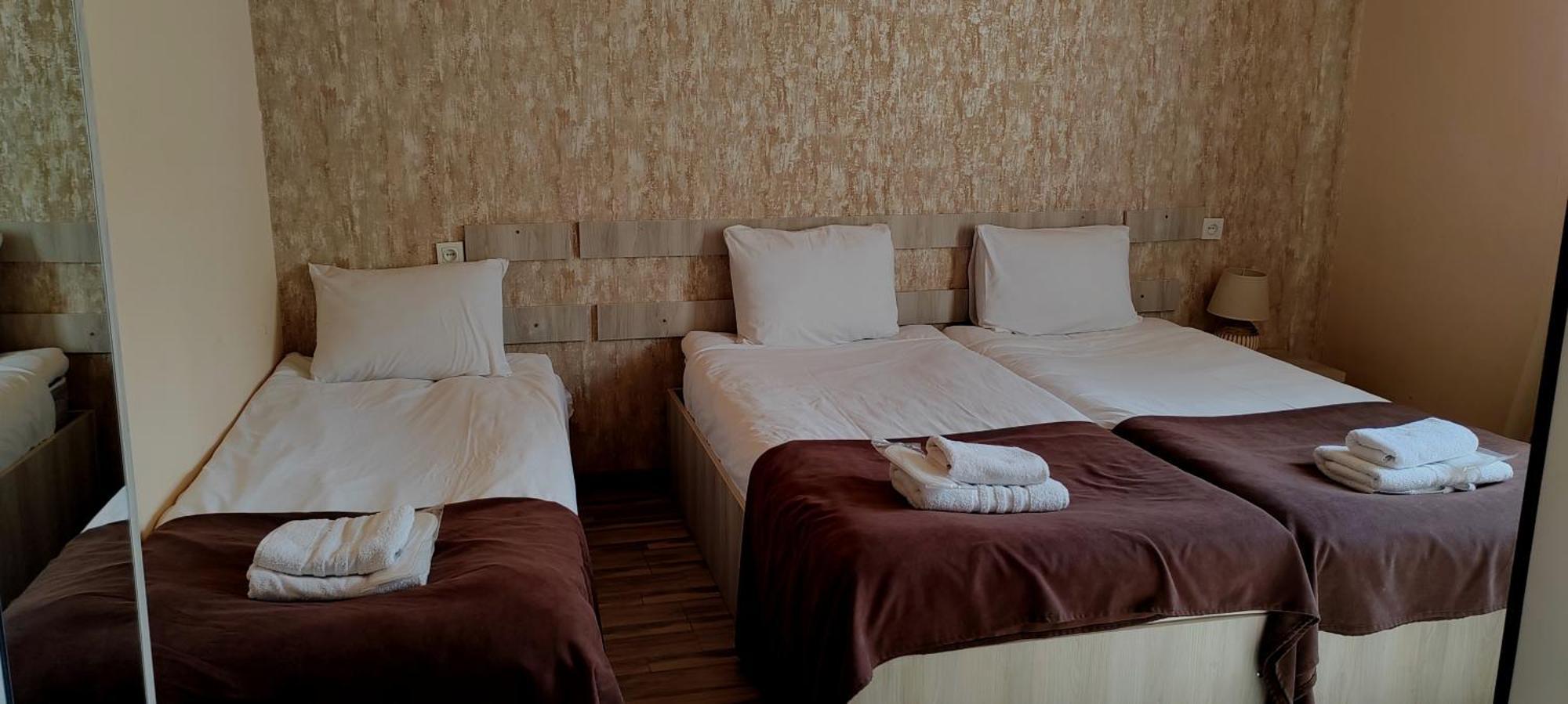 Hotel Svanseti Местия Экстерьер фото