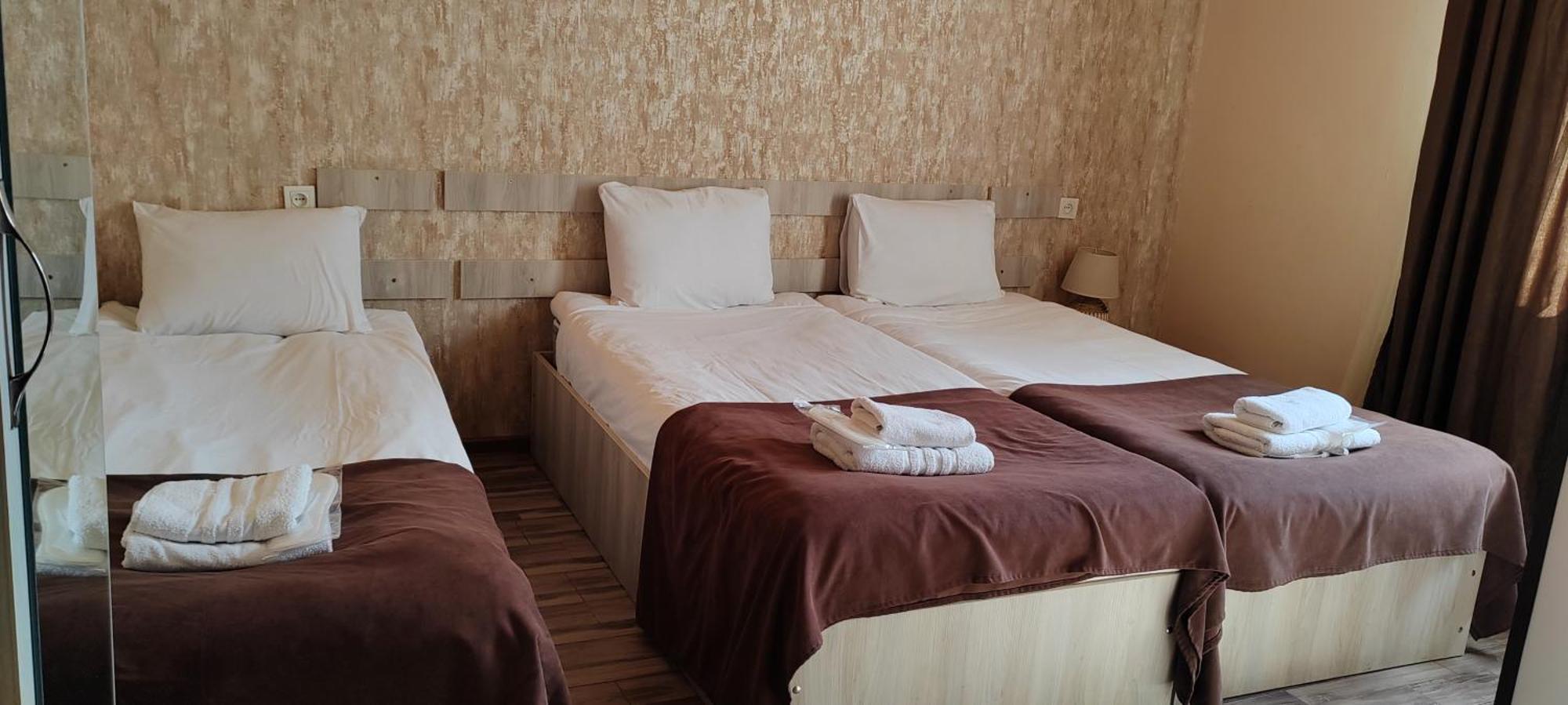 Hotel Svanseti Местия Экстерьер фото