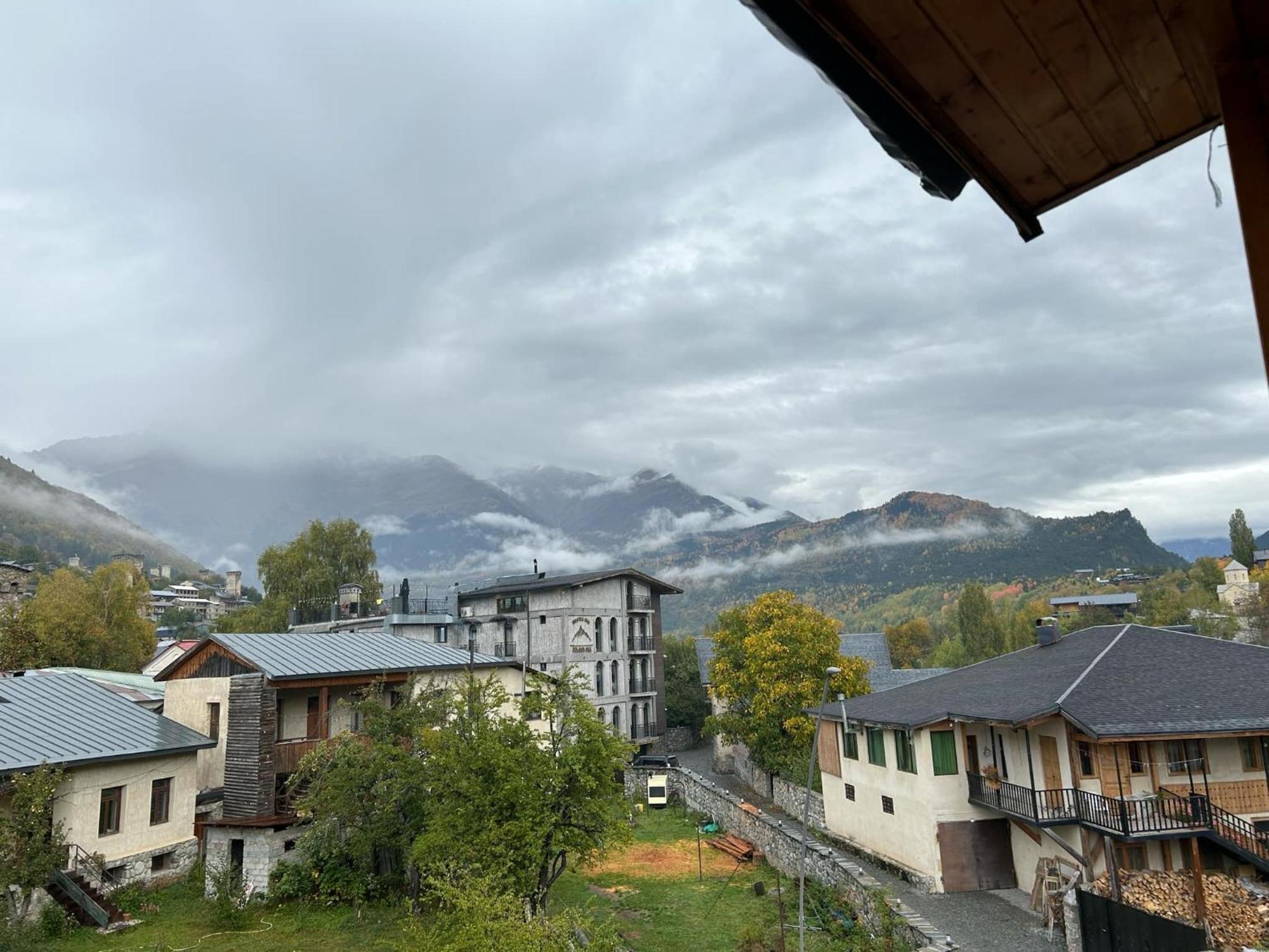 Hotel Svanseti Местия Экстерьер фото