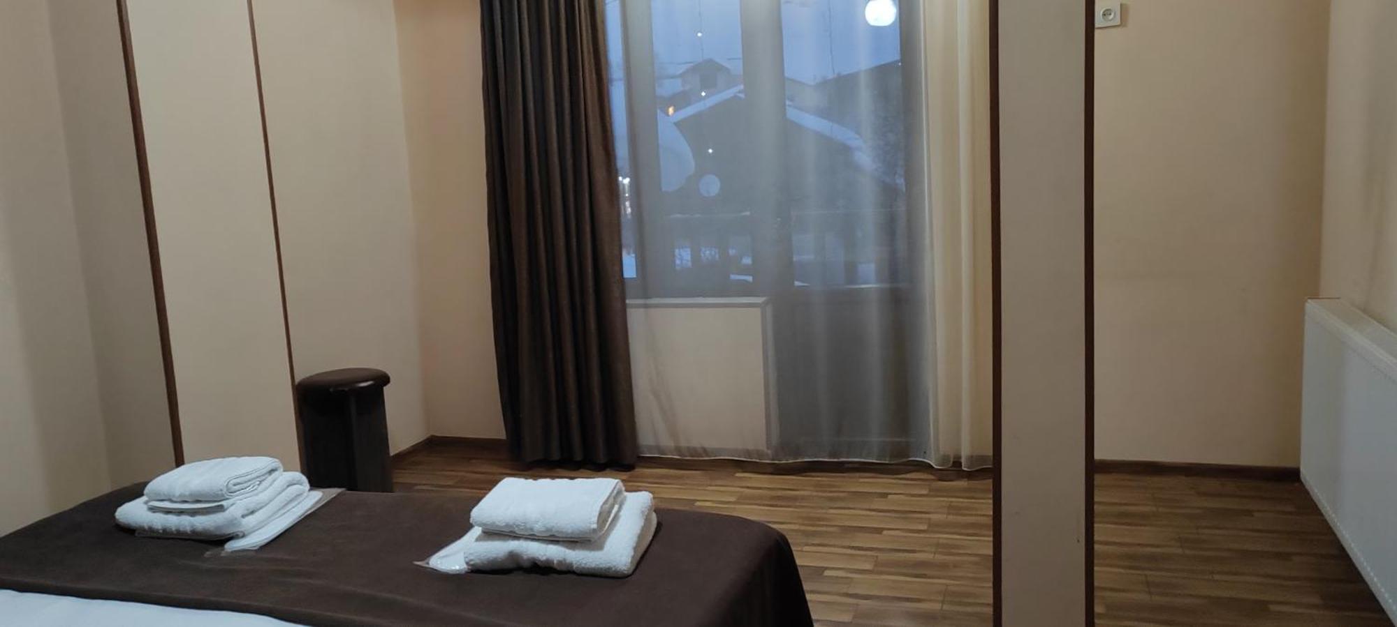 Hotel Svanseti Местия Экстерьер фото